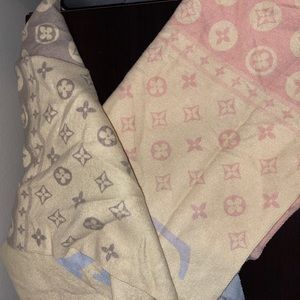 Beautiful Louis Vuitton inspired scarf.